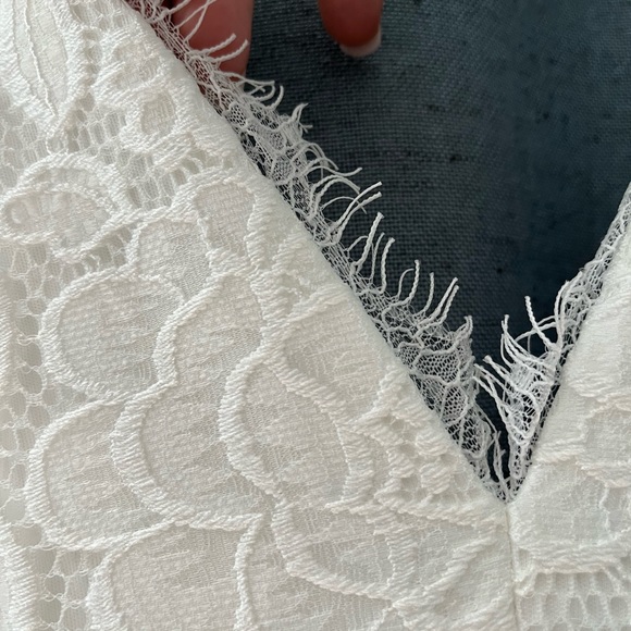 Lulu’s  BRAND NEW  wedding gown - Picture 2 of 7